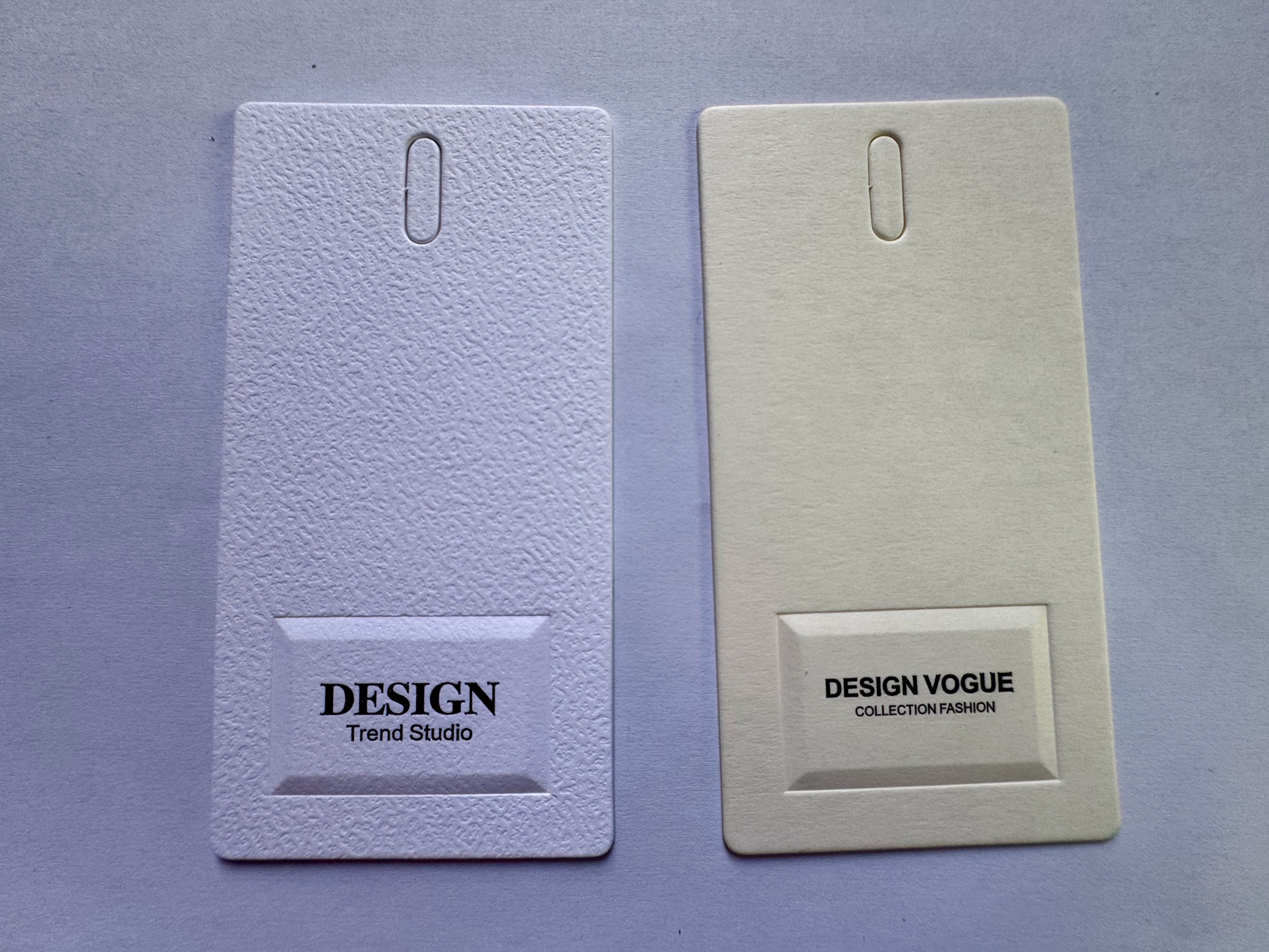 Āotú fúzhuāng biāoqiān/diàopái
9 / 5,000
Embossed clothing labels/tags